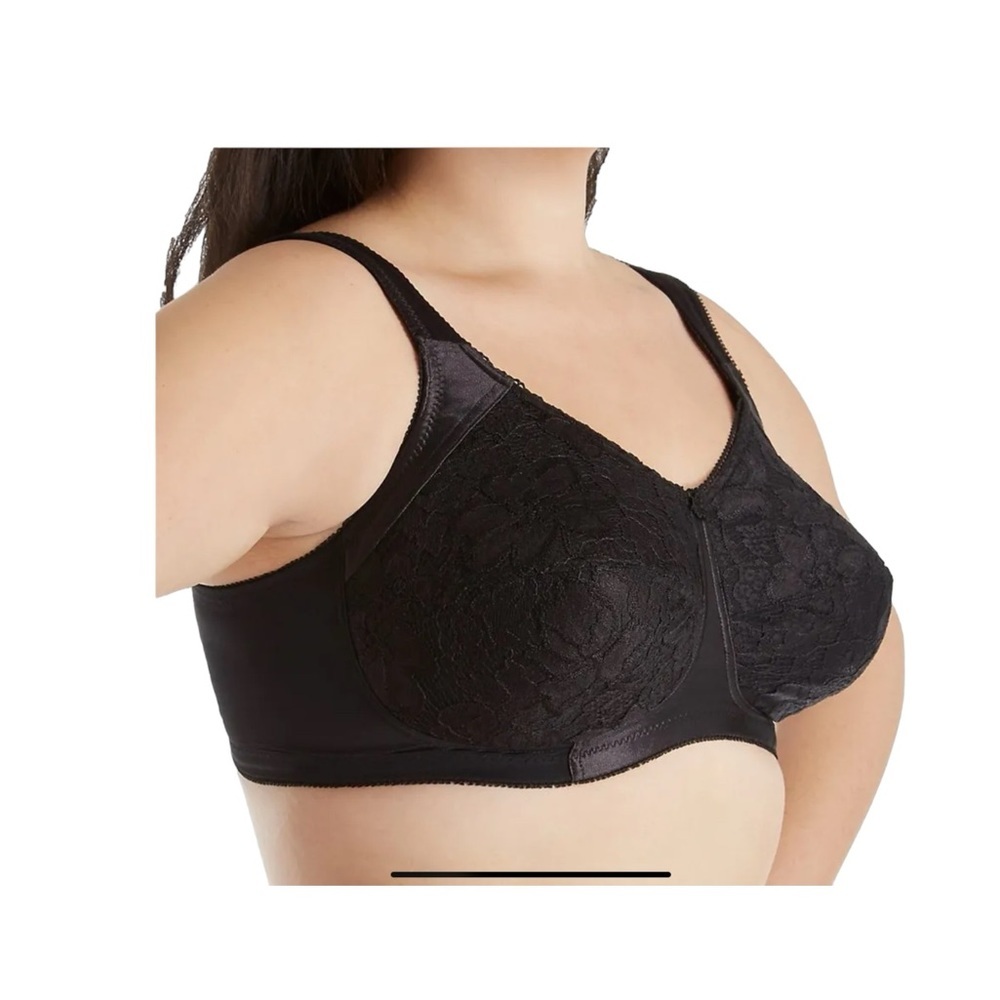 New with tags Aviana Black lace soft cup Bra.  Size 38E
